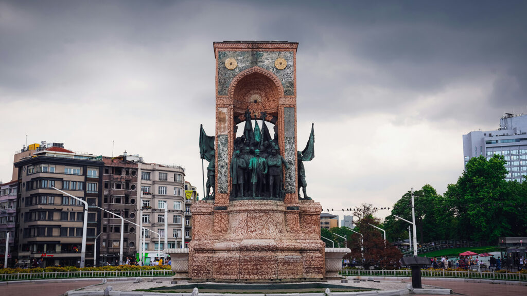 Travel from Istanbul Airport to Taksim Square