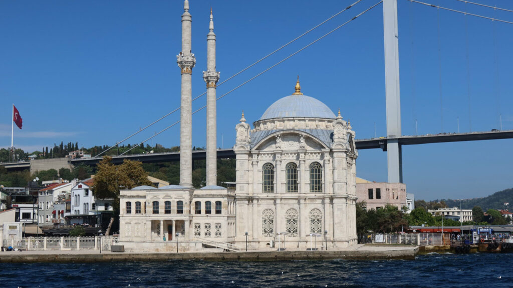 Büyük Mecidiye Mosque - Iconic Waterfront Mosque in Istanbul