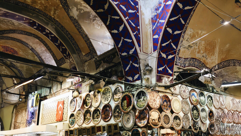 Expert Tips for Istanbul's Grand Bazaar- Authentic Finds Guide