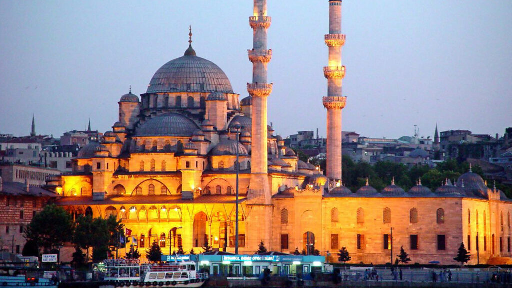 New Mosque - Magnificent Mosques in Istanbul's Eminönü District