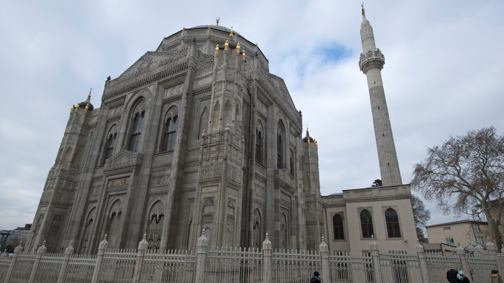 Pertevniyal Valide Sultan Mosque - Unique Neo-Gothic Architecture in Istanbul